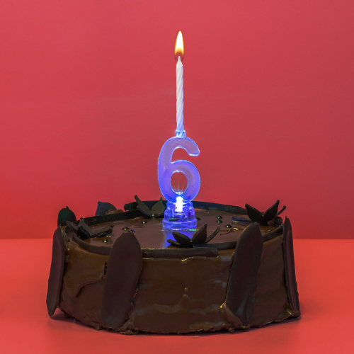 Цифра-подсвечник ЗОЛОТАЯ СКАЗКА "6", светодиодная, в наборе 4 свечи, 6 см, 1 батарейка фото 3