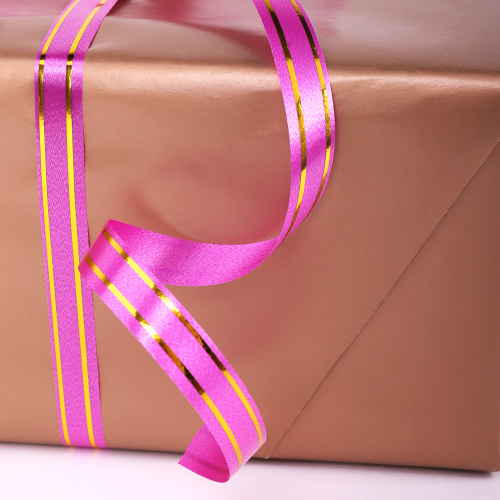 Лента упаковочная декоративная для подарков ЗОЛОТАЯ СКАЗКА, золотые полосы, 12 мм х 45 м, розовая фото 4