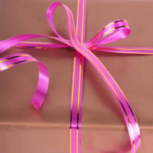 Лента упаковочная декоративная для подарков ЗОЛОТАЯ СКАЗКА, золотые полосы, 12 мм х 45 м, розовая фото 2